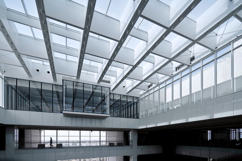 Dossier de presse | 7004-01 - Communiqué de presse | Shape’s Diplomatic Academy Adds Architizer A+ Award to Portfolio of Accolades - Shape Architecture Practice + Research - Architecture institutionnelle - Atrium Skylight - Crédit photo : Phil Handforth