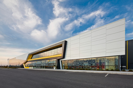 Press kit | 886-01 - Press release | Design of the exhibition center of Sherbrooke - CCM2 - Commercial Architecture - Photo credit: Stéphane Groleau - stephanegroleau.com