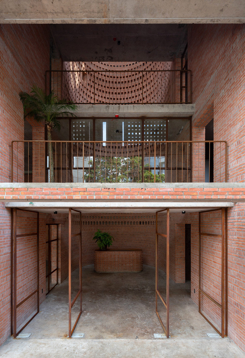Dossier de presse | 2173-03 - Communiqué de presse | Premier Office - Tropical Space - Architecture commerciale - Crédit photo : Trieu Chien