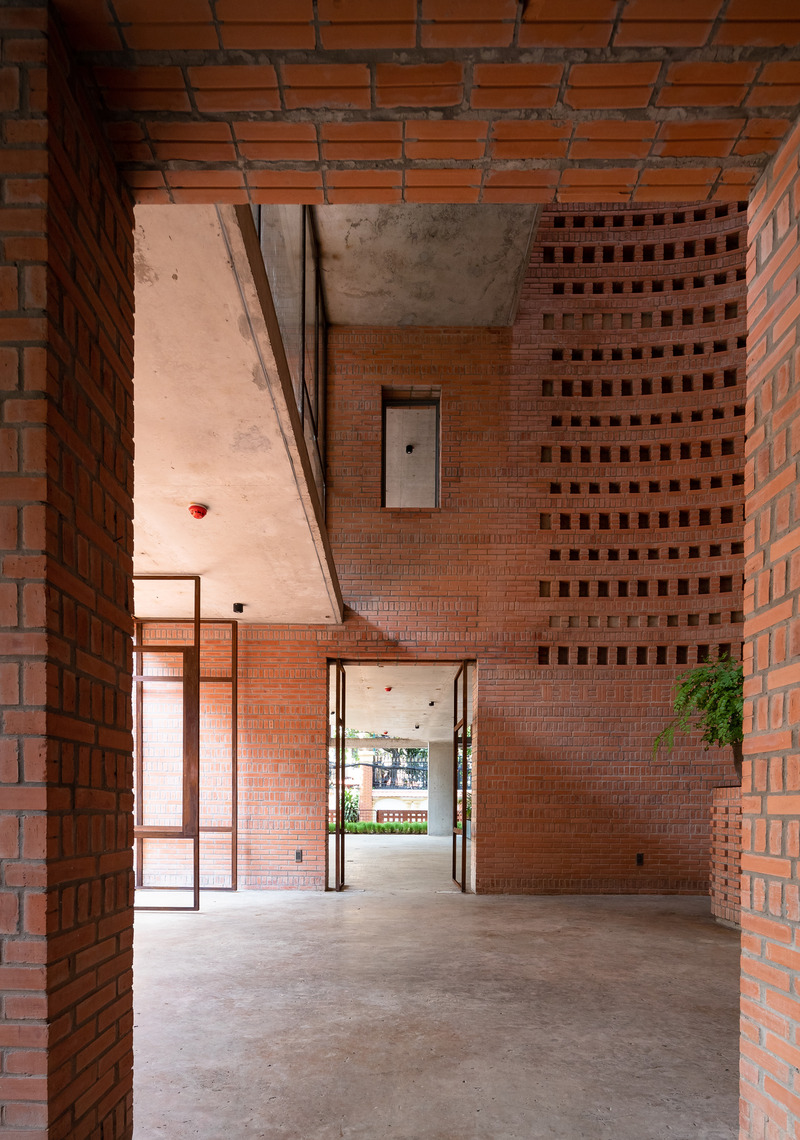 Dossier de presse | 2173-03 - Communiqué de presse | Premier Office - Tropical Space - Architecture commerciale - Crédit photo : Trieu Chien