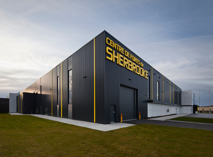 Press kit | 886-01 - Press release | Design of the exhibition center of Sherbrooke - CCM2 - Commercial Architecture - Photo credit: Stéphane Groleau - stephanegroleau.com