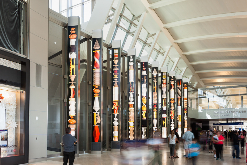 Press kit | 1089-10 - Press release | Moment Factory: 10 Years of Reimagining the Passenger Experience - Moment Factory - Institutional Architecture - Tom Bradley International Terminal, Los Angeles International Airport | 2013 - Photo credit: Moment Factory