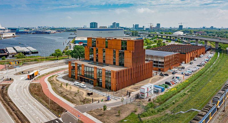 Dossier de presse | 6543-02 - Communiqué de presse | Inauguration of Liander Westpoort - De Zwarte Hond - Architecture commerciale - Office building, parking building and workshops of Liander Westpoort - Crédit photo : Jaques Tillmans Foto Focus