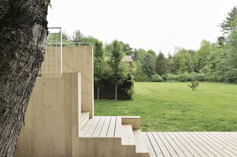 Dossier de presse | 5301-04 - Communiqué de presse | Pine Lane House - Ballman Khapalova - Architecture résidentielle - Exterior - Deck - Crédit photo : Ballman Khapalova