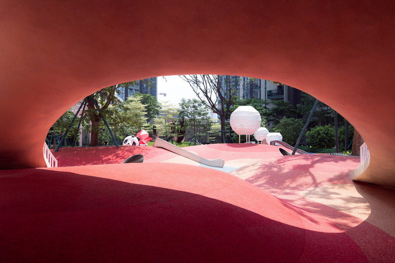 Dossier de presse | 7020-01 - Communiqué de presse | Natural and Organic: Red Dunes Playtopia - XISUI Design - Architecture de paysage -  <p class="">Cave-like children's space</p>  - Crédit photo : Hu Yihao, XISUI Design