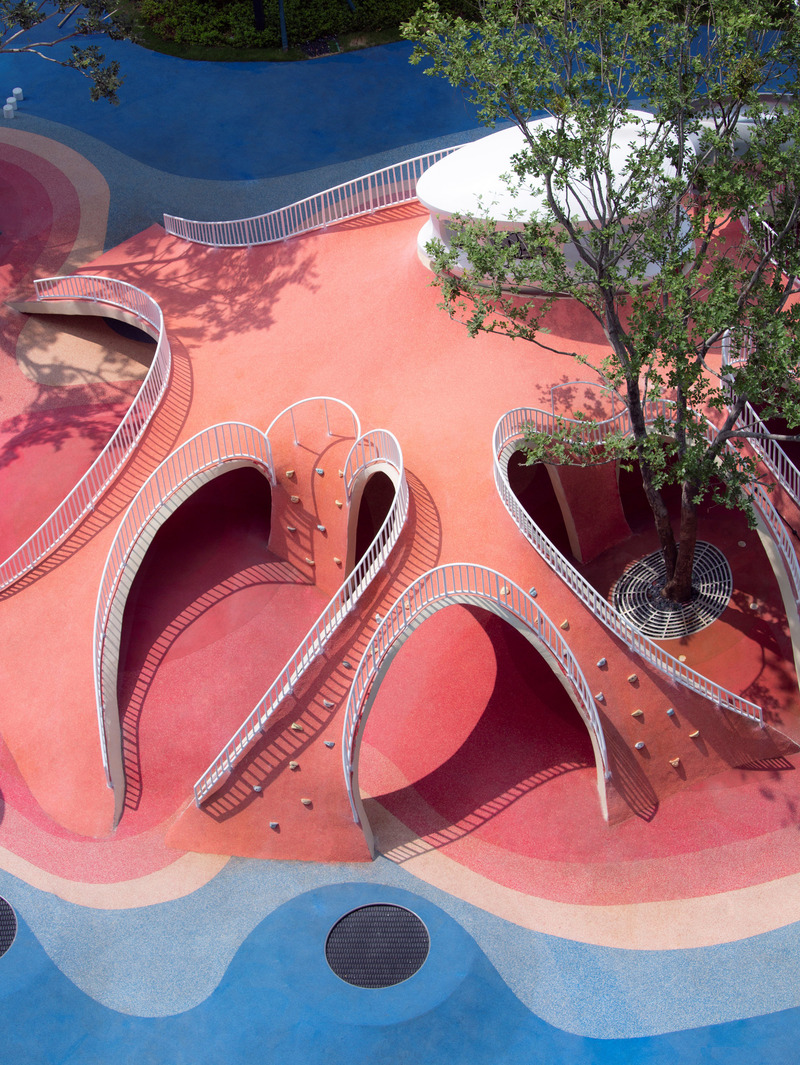 Dossier de presse | 7020-01 - Communiqué de presse | Natural and Organic: Red Dunes Playtopia - XISUI Design - Architecture de paysage -  <p class="">Concrete shell structure</p>  - Crédit photo : Hu Yihao, XISUI Design