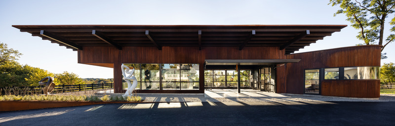 Dossier de presse | 7010-01 - Communiqué de presse | Annex, A Sculptor's Studio - Birdseye - Architecture résidentielle - Exterior - East Facade - Crédit photo : Michael Moran
