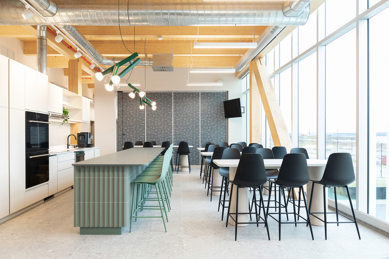 Dossier de presse | 1698-03 - Communiqué de presse | Garoy Construction - Perron - Design d’intérieur commercial - Crédit photo : Ulysse Lemerise @ OSA