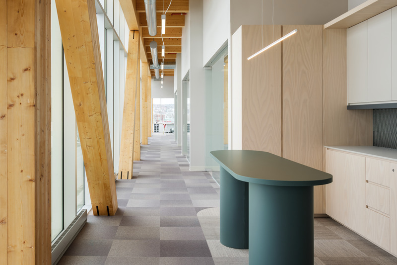Dossier de presse | 1698-03 - Communiqué de presse | Garoy Construction - Perron - Design d’intérieur commercial - Espace bureaux - Crédit photo : Ulysse Lemerise @ OSA