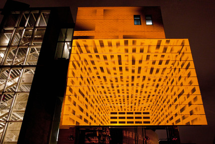 Press kit | 583-04 - Press release | Two new video-projection works - Quartier des spectacles partnership - Lighting Design - Centre de Design de l’UQAMConcepteur : Emmanuel Mauries RinfretParcours lumière du Quartier des spectacles - Photo credit: Martine Doyon, Partenariat du Quartier des spectacles