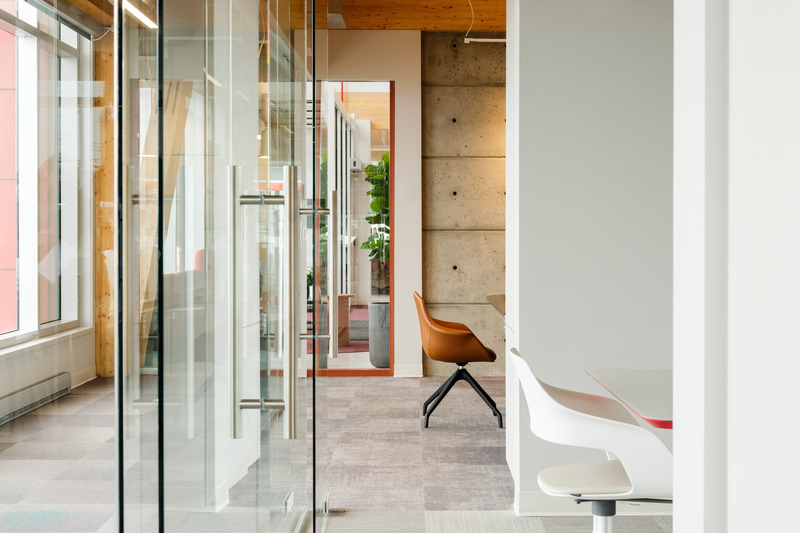 Dossier de presse | 1698-03 - Communiqué de presse | Garoy Construction - Perron - Design d’intérieur commercial - Crédit photo : Ulysse Lemerise @ OSA