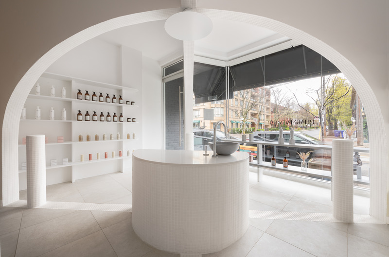 Dossier de presse | 2744-05 - Communiqué de presse | Pharmacy Lab - StudioAC - Architecture commerciale - Crédit photo : Jeremie Warshafsky Photography