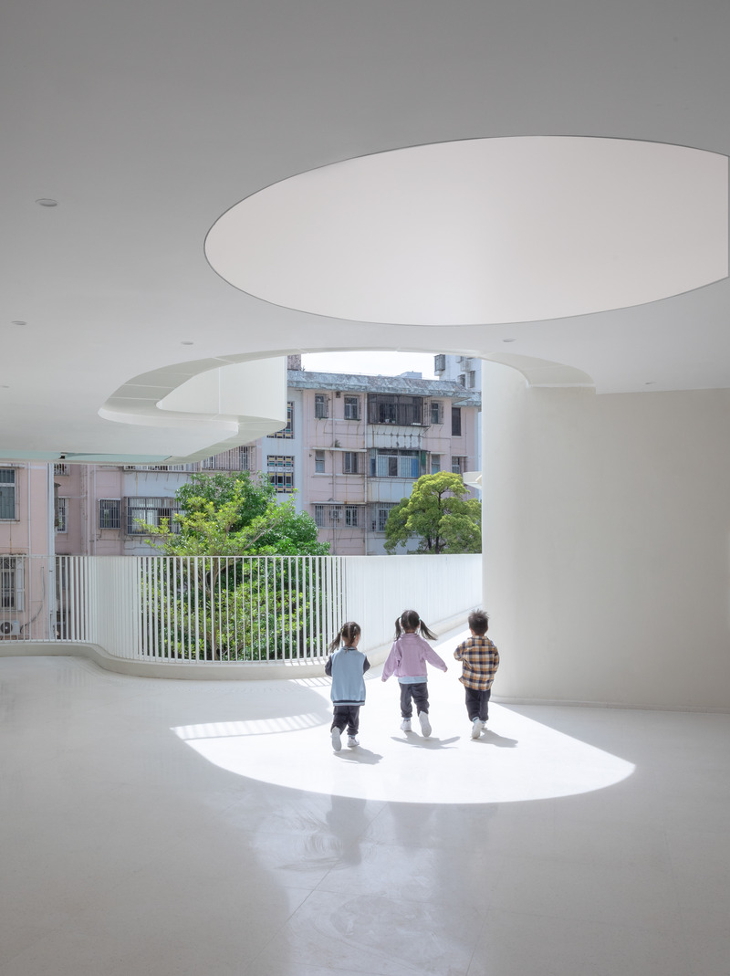 Dossier de presse | 5204-02 - Communiqué de presse | Kindergarten of Museum Forest - Yunchao Xu / Atelier Apeiron - Architecture institutionnelle - walking out is forest - Crédit photo : Schran Images