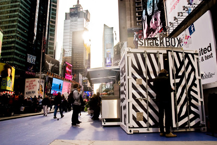 Dossier de presse | 675-04 - Communiqué de presse | SnackBox, Times Square New York - Aedifica - Art de vivre - Crédit photo : Cesar Nicolescu