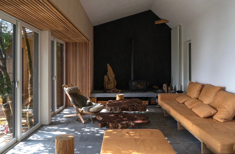 Dossier de presse | 7029-01 - Communiqué de presse | Sumu, Regenerative Life Studio, Receives International Recognition - tono Inc. - Architecture résidentielle - Salon - Crédit photo : Fumika Mimura