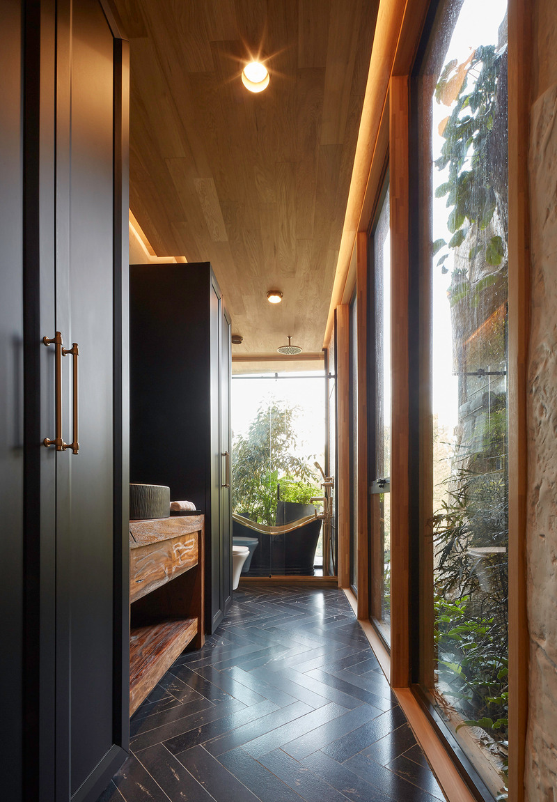 Press kit | 4687-02 - Press release | SYMBIOSIS - Luciano Gerbilsky Arquitectos - Residential Architecture - bedroom bathroom - Photo credit: Hector Velazco Facio