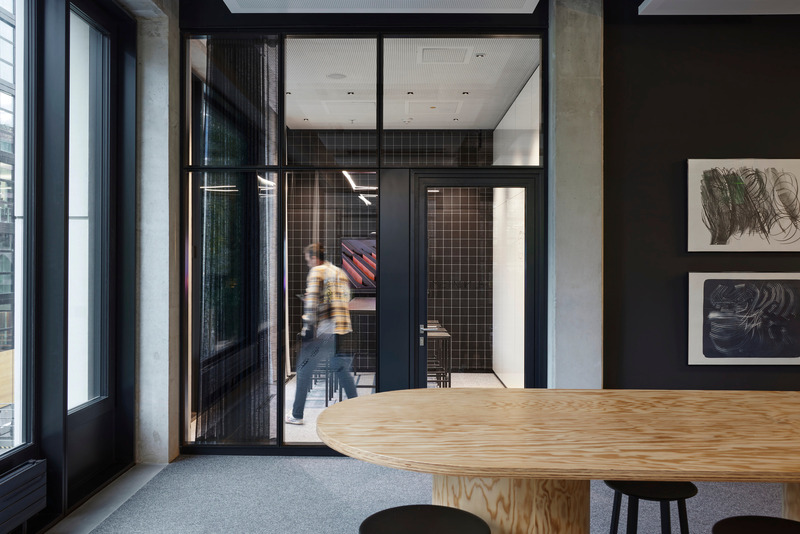 Press kit | 2360-01 - Press release | House of Communication - HENN - Commercial Interior Design - <p class="">Conference rooms</p> - Photo credit: <p class="">© Mark Seelen | Seelen⁺</p>