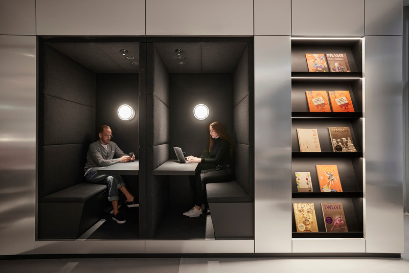 Press kit | 2360-01 - Press release | House of Communication - HENN - Commercial Interior Design - <p class="">Focussed work</p> - Photo credit: <p class="">© Mark Seelen | Seelen⁺</p>