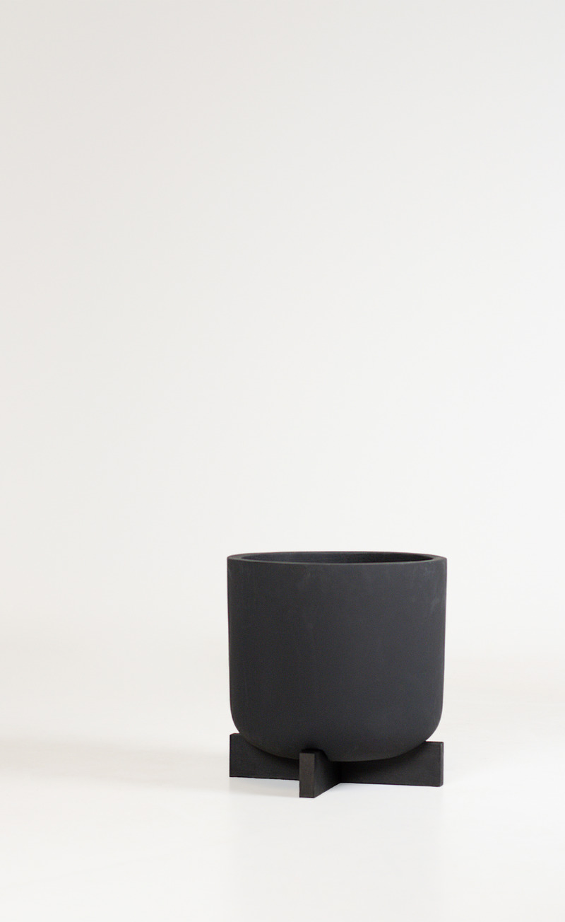 Dossier de presse | 7094-01 - Communiqué de presse | Introduction de la Cruz Planter de Greenmood - Greenmood - Produit - Crédit photo : Anna Nina Gacka