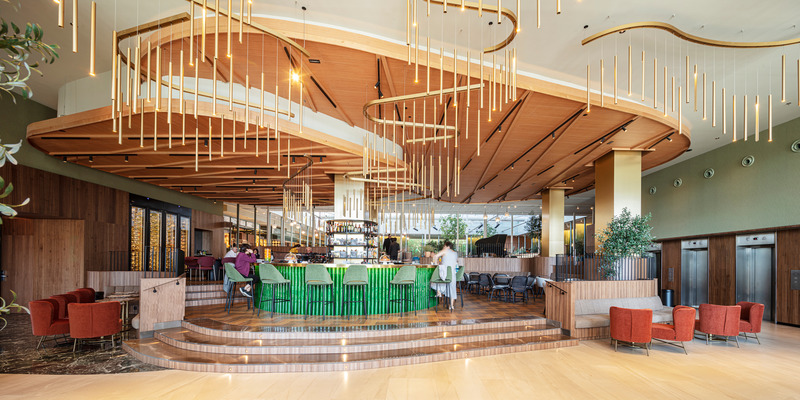 Dossier de presse | 3724-12 - Communiqué de presse | SIMULTANEO in Hotel Plaza - EL EQUIPO CREATIVO - Design d’intérieur commercial - Bar Area - Crédit photo : Adria Goula