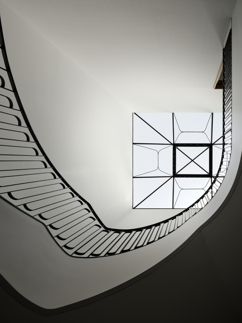 Dossier de presse | 889-07 - Communiqué de presse | Résidence Forest Hill - BURDIFILEK - Design d’intérieur résidentiel -  Variation de l'image du puits de lumière. Conçu sur mesure par BURDIFILEK.  - Crédit photo : Doublespace