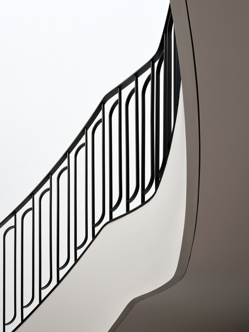Dossier de presse | 889-07 - Communiqué de presse | Résidence Forest Hill - BURDIFILEK - Design d’intérieur résidentiel -  <p>Détail de la balustrade conçue par BURDIFILEK</p>  - Crédit photo : Doublespace