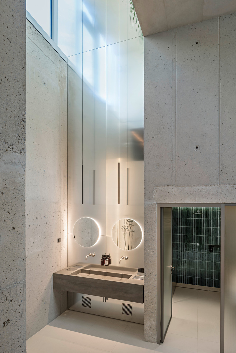 Press kit | 6636-01 - Press release | Steirereck am Pogusch - PPAG architects - Commercial Architecture - Even on the hillside, the spa in the Large Glasshouse is enhanced with direct daylight.<br> - Photo credit: Hertha Hurnaus