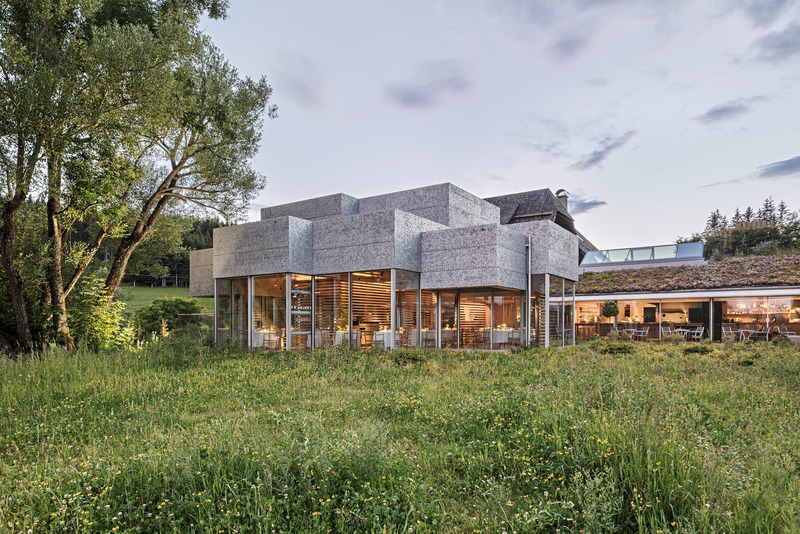 Press kit | 6636-01 - Press release | Steirereck am Pogusch - PPAG architects - Commercial Architecture - View on the Salettl and the open kitchen (Bar and Fire Kitchen)<br> - Photo credit: Hertha Hurnaus