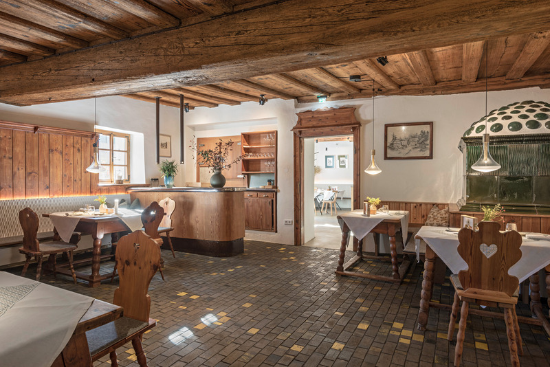 Press kit | 6636-01 - Press release | Steirereck am Pogusch - PPAG architects - Commercial Architecture - The pre-existing buildings – the stone house from  the 17th century and the wooden house – have been properly renovated  with respect of the beauty of the old structures. <br style=""> - Photo credit: Hertha Hurnaus