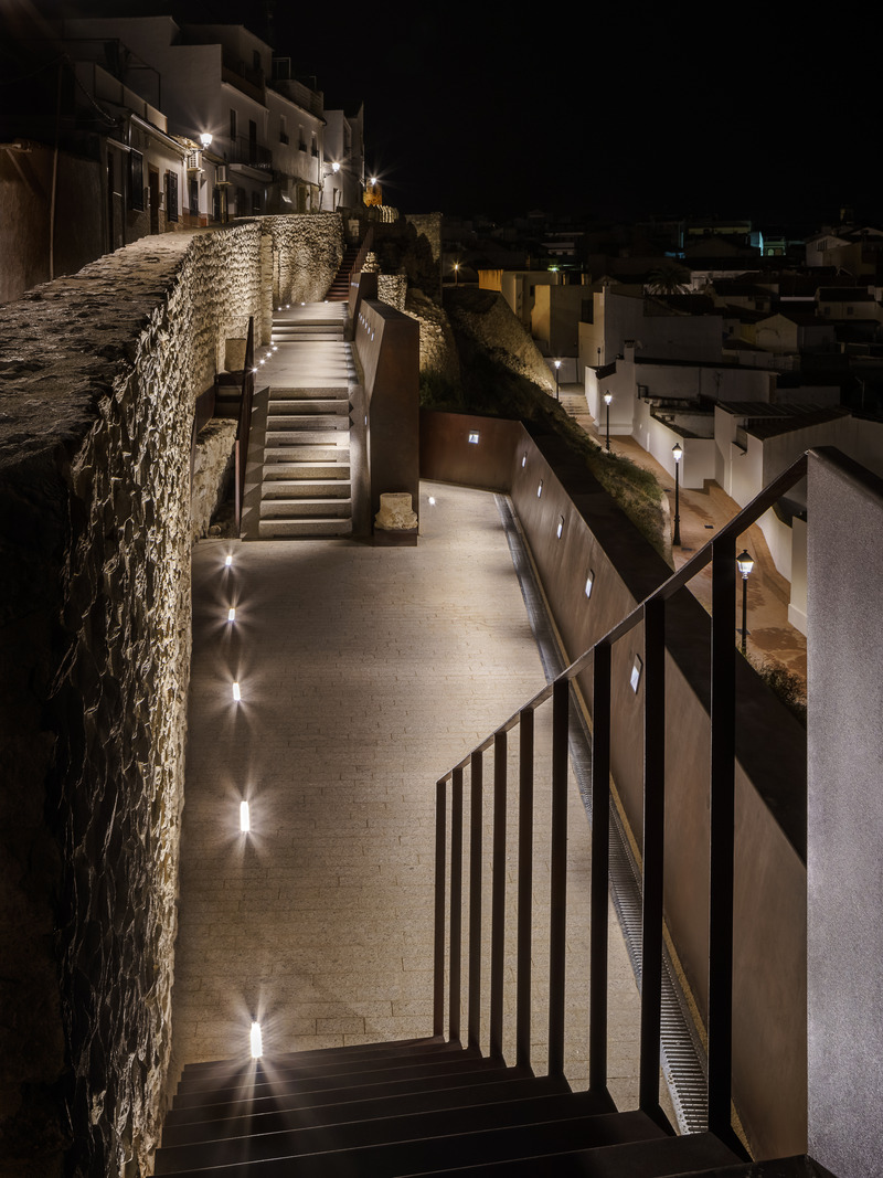 Press kit | 7022-01 - Press release | Consolidation and Enhancement of the Medieval Wall of Cabra in Spain - EYAC Arquitec - Landscape Architecture - Photo credit: EYAC Arquitec | Manolo Espaliú (Photographer)