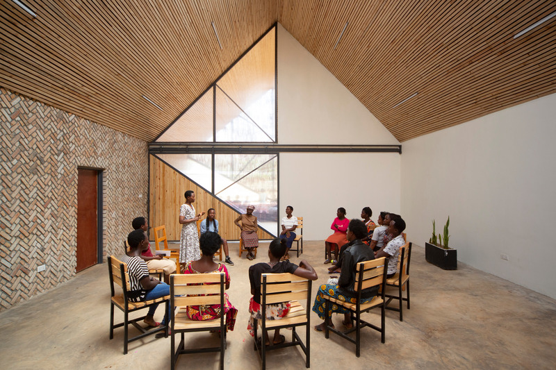 Press kit | 7043-01 - Press release | Komera Leadership Center - BE_Design - Institutional Architecture - Photo credit: Bruce Engel
