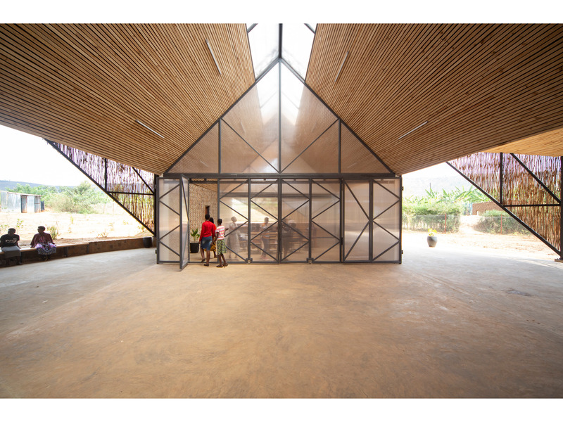 Press kit | 7043-01 - Press release | Komera Leadership Center - BE_Design - Institutional Architecture - Photo credit: Bruce Engel