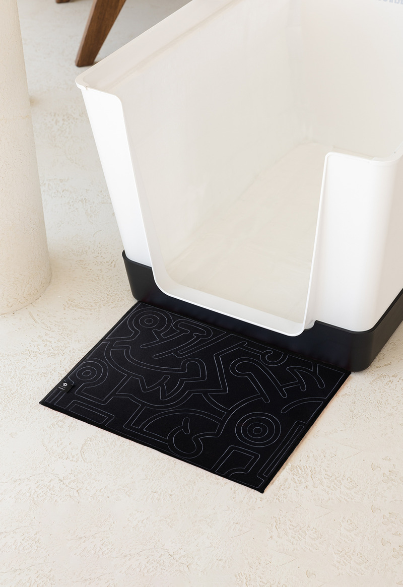 Press kit | 3904-03 - Press release | Doggy Bathroom Introduces Keith Haring Collection - Doggy Bathroom - Product - Doggy Bathroom x Keith Haring Black &amp; White - Photo credit: Mélanie Bussière