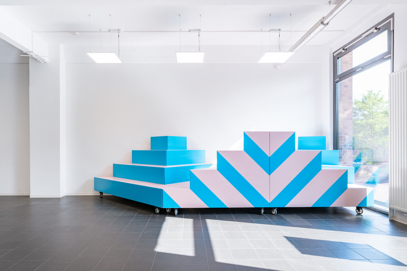 Press kit | 5597-02 - Press release | Berlin International Lobby furniture - L’atelier - Product - Compact composition - Photo credit: Philipp Jester
