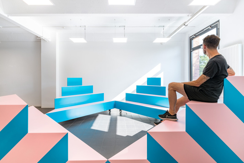 Press kit | 5597-02 - Press release | Berlin International Lobby furniture - L’atelier - Product - Atrium composition - Photo credit: Philipp Jester