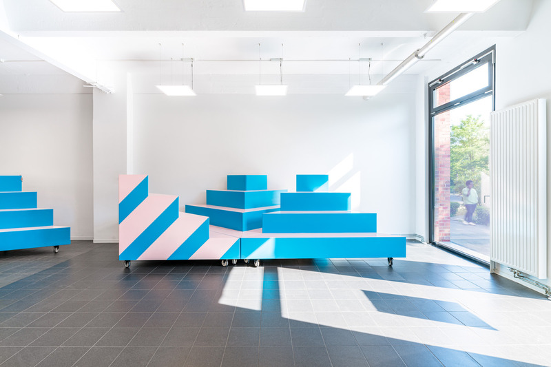 Press kit | 5597-02 - Press release | Berlin International Lobby furniture - L’atelier - Product - 3 hills composition - Photo credit: Philipp Jester