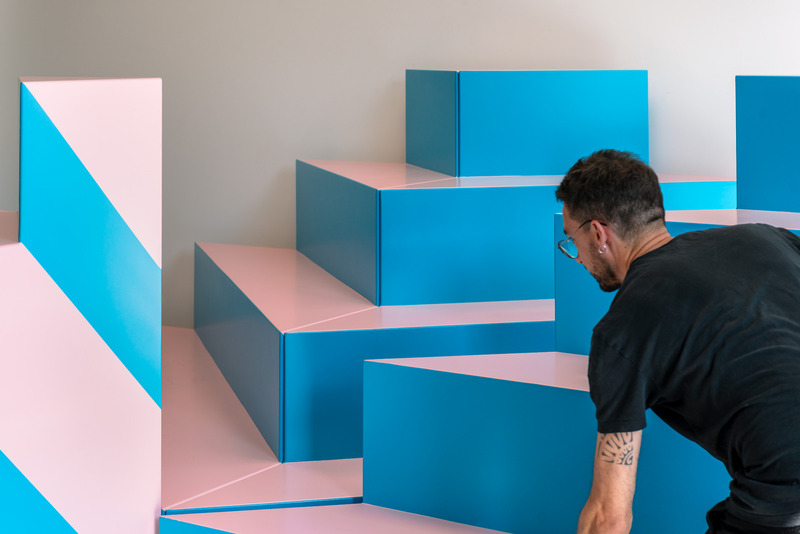 Press kit | 5597-02 - Press release | Berlin International Lobby furniture - L’atelier - Product - Moving the elements - Photo credit: Philipp Jester