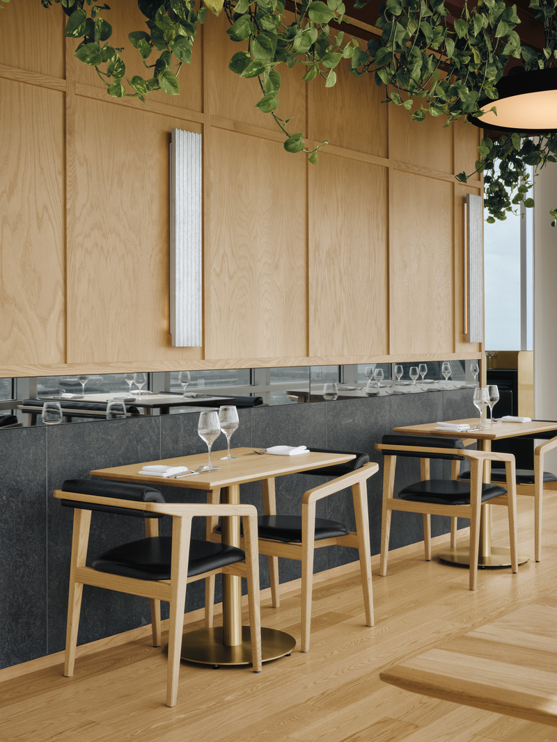 Press kit | 1303-19 - Press release | Modernist Elegance Meets Panoramic Views at Montreal’s New Culinary Destination - Sid Lee Architecture - Commercial Interior Design - 46th - Photo credit: Alex Lesage