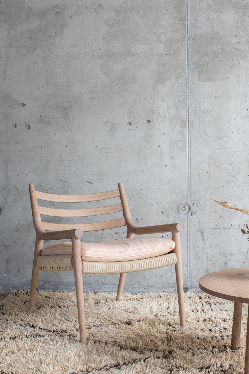 Dossier de presse | 809-38 - Communiqué de presse | Meet the Winners of the 2023 AZ Awards! - AZURE Media - Concours - <p>Winner &amp; People's Choice in Design, Single Piece Furniture</p><p><br></p><p>Stephen Dalrymple, Peter Coolican and Nathan Clarke for Coolican &amp; Company: Parkside Lounge </p> - Crédit photo : <p class="">Britney Townsend</p>