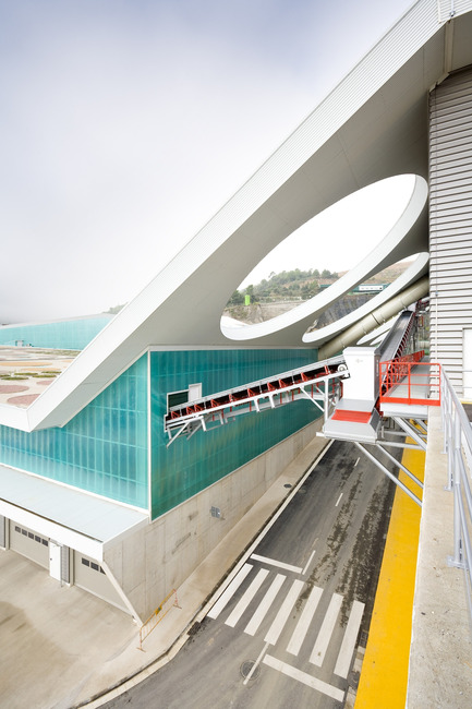 Dossier de presse | 735-02 - Communiqué de presse | Waste treatment facility from Vallès Occidental in Vacarisses (Barcelona) - Batlleiroig - Architecture commerciale - Crédit photo :  Francisco Urrutia 