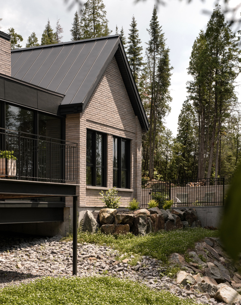 Dossier de presse | 5891-05 - Communiqué de presse | Sur Le Ruisseau - Matiere Premiere Architecture - Architecture résidentielle - Crédit photo : Ian Balmorel