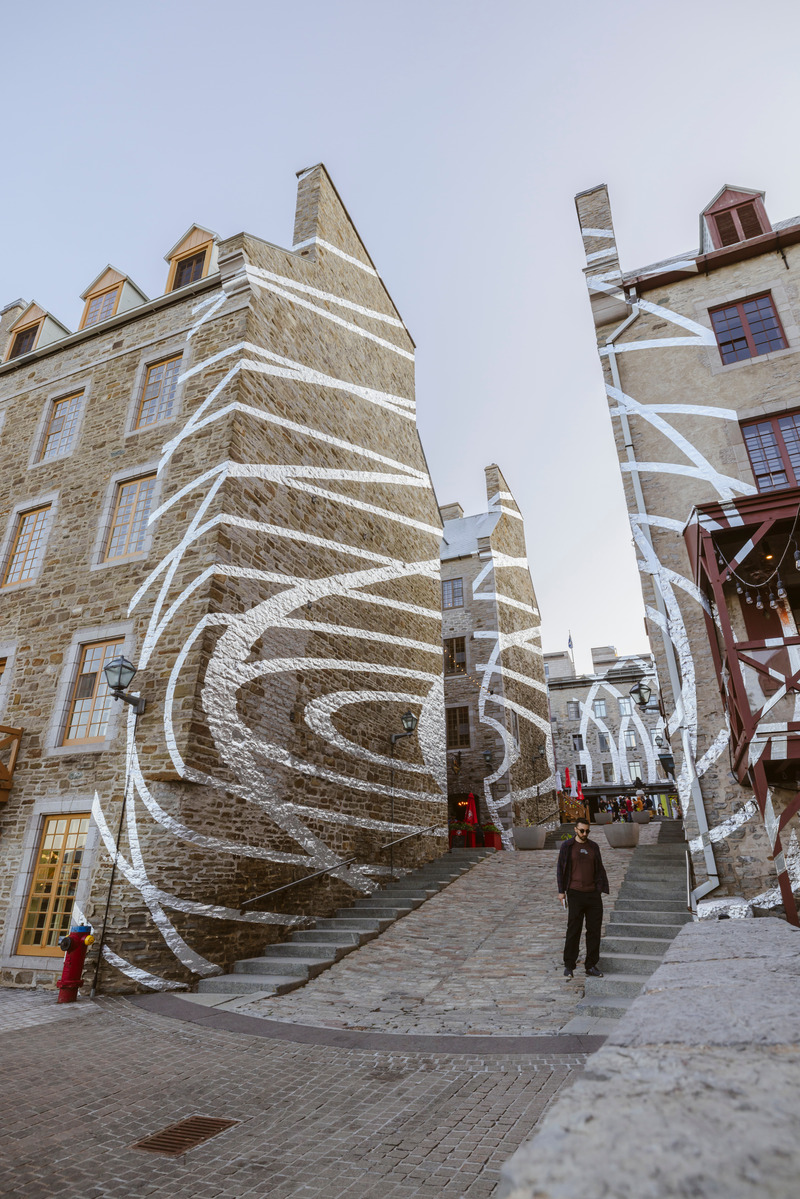 Dossier de presse | 2402-06 - Communiqué de presse | PASSAGES INSOLITES 2023 - EXMURO arts publics - Art - «Doubles cercles concentriques entrelacés» par Felice Varini - Crédit photo : Stéphane Bourgeois