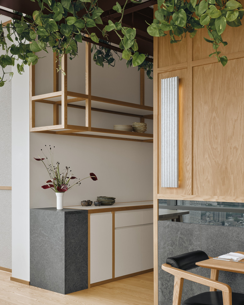 Press kit | 1303-19 - Press release | Modernist Elegance Meets Panoramic Views at Montreal’s New Culinary Destination - Sid Lee Architecture - Commercial Interior Design -  46th - Photo credit: Alex Lesage