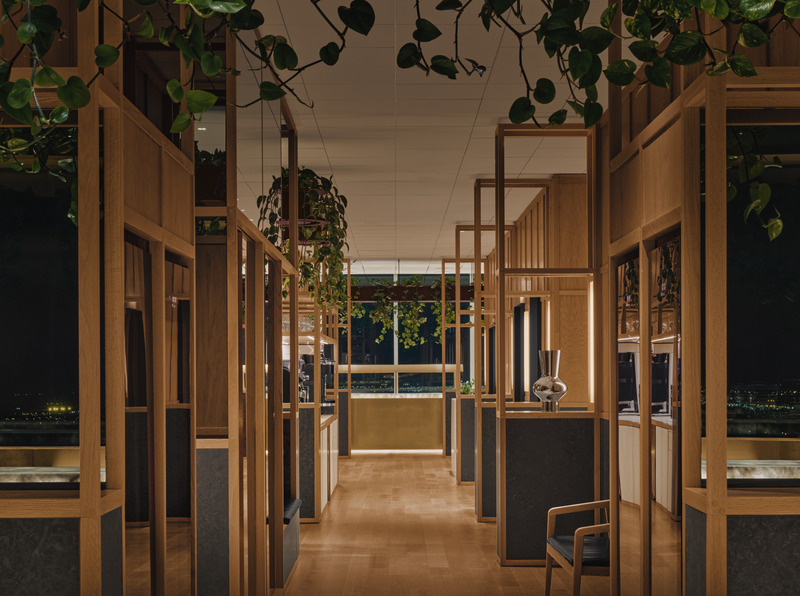 Press kit | 1303-19 - Press release | Modernist Elegance Meets Panoramic Views at Montreal’s New Culinary Destination - Sid Lee Architecture - Commercial Interior Design -  46th - Photo credit: Alex Lesage