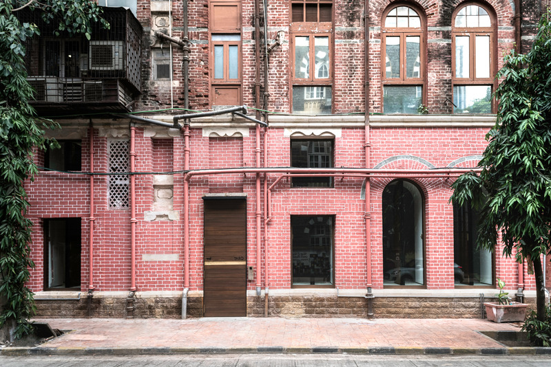 Press kit | 4016-03 - Press release | Tarq Gallery - Squareworks - Art - Gallery facade (day time) - Photo credit: Studio Charuau