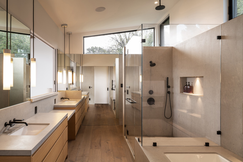 Dossier de presse | 5795-07 - Communiqué de presse | t House Defines a Seamless Connection Between Earth and Sky - ANX / Aaron Neubert Architects - Architecture résidentielle - Bathroom - Crédit photo : Paul Vu / HANA