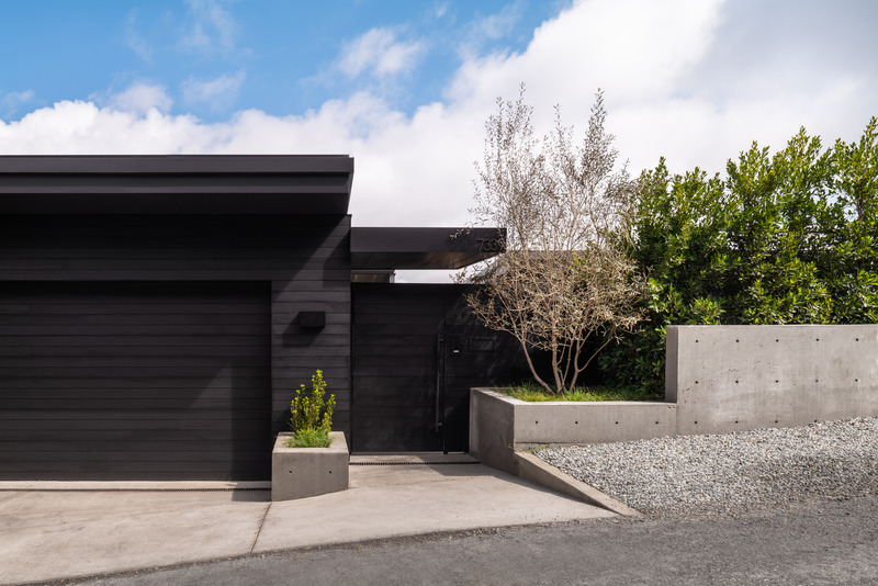 Dossier de presse | 5795-07 - Communiqué de presse | t House Defines a Seamless Connection Between Earth and Sky - ANX / Aaron Neubert Architects - Architecture résidentielle - Exterior Detail<br> - Crédit photo : Paul Vu / HANA