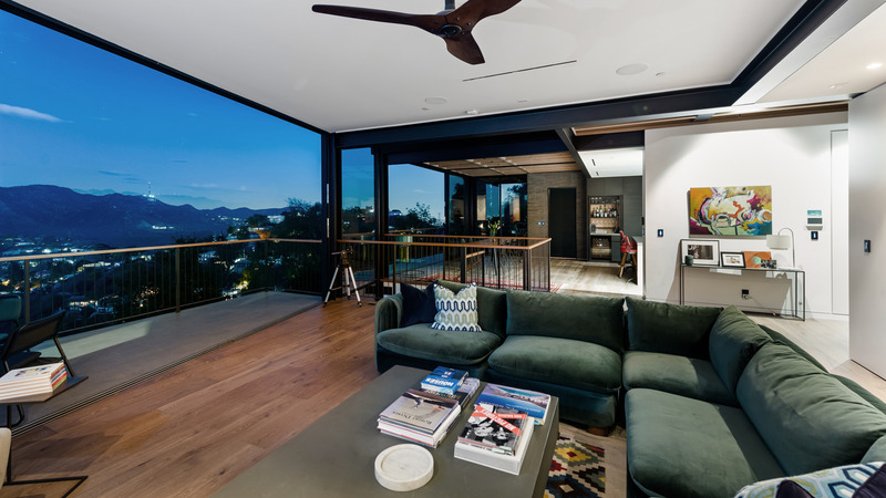 Dossier de presse | 5795-07 - Communiqué de presse | t House Defines a Seamless Connection Between Earth and Sky - ANX / Aaron Neubert Architects - Architecture résidentielle - Living Room <br> - Crédit photo : Paul Vu / HANA