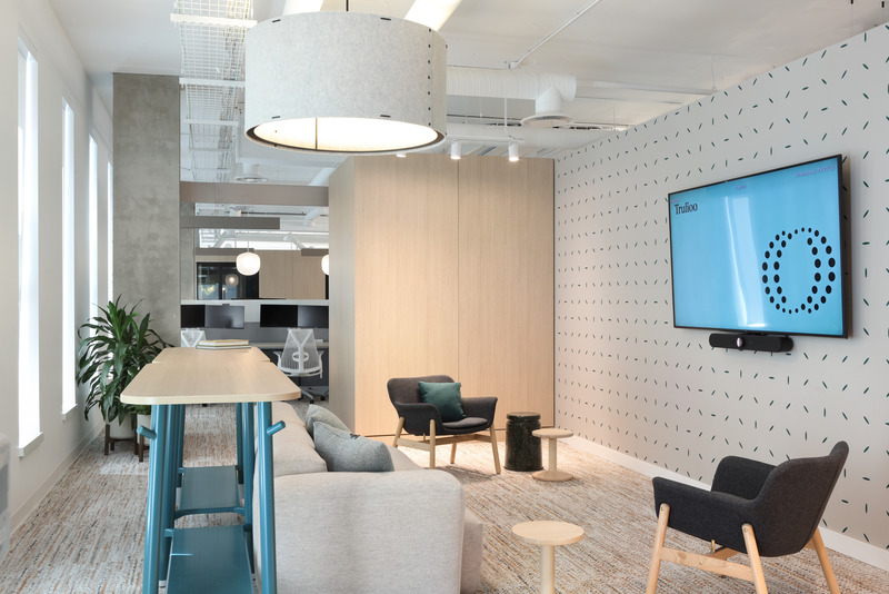 Dossier de presse | 5571-02 - Communiqué de presse | Trulioo's New HQ in Vancouver to Revitalize Return-to-Work Efforts - Edit Studios Inc. - Design d’intérieur commercial - Collaboration Zone - Crédit photo : Ema Peter 