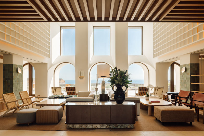 Dossier de presse | 967-03 - Communiqué de presse | Aethos Ericeira Hotel - Pedra Silva Arquitectos - Architecture commerciale - Crédit photo : Francisco Nogueira - Architectural Photography